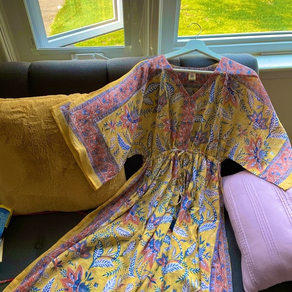 đź’—Vintage Kaftanđź’— with a tasseled string . - Picture 9 of 10